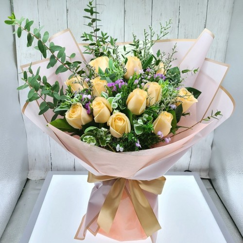 12 Roses Bouquet (Color at Your Choice)
