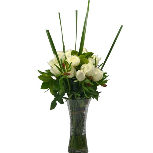 One Dozen White Color of Roses Arrangement in Vase